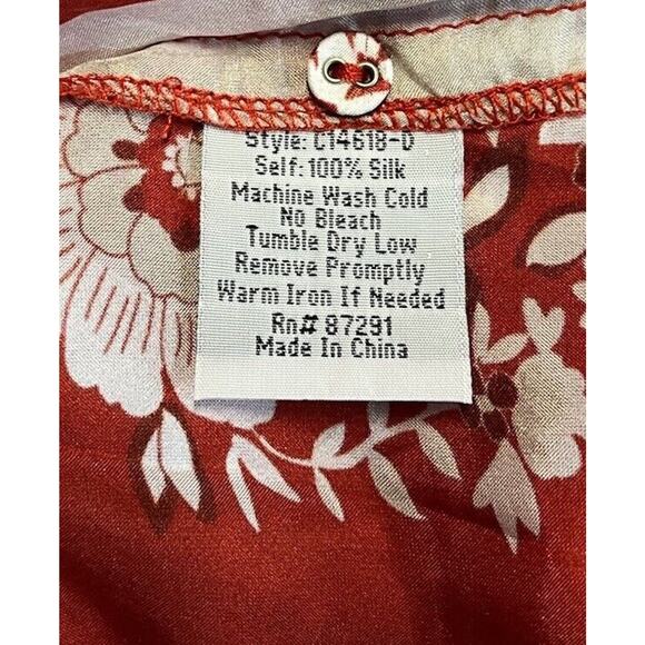 Johnny Was Top Womens Medium 100% Silk Red White Floral Top Buttons Peasant Boho - Picture 4 of 8